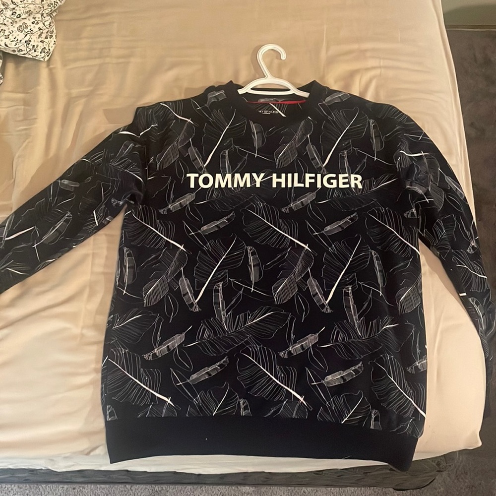 Tommy Hilfiger long sleeve tee